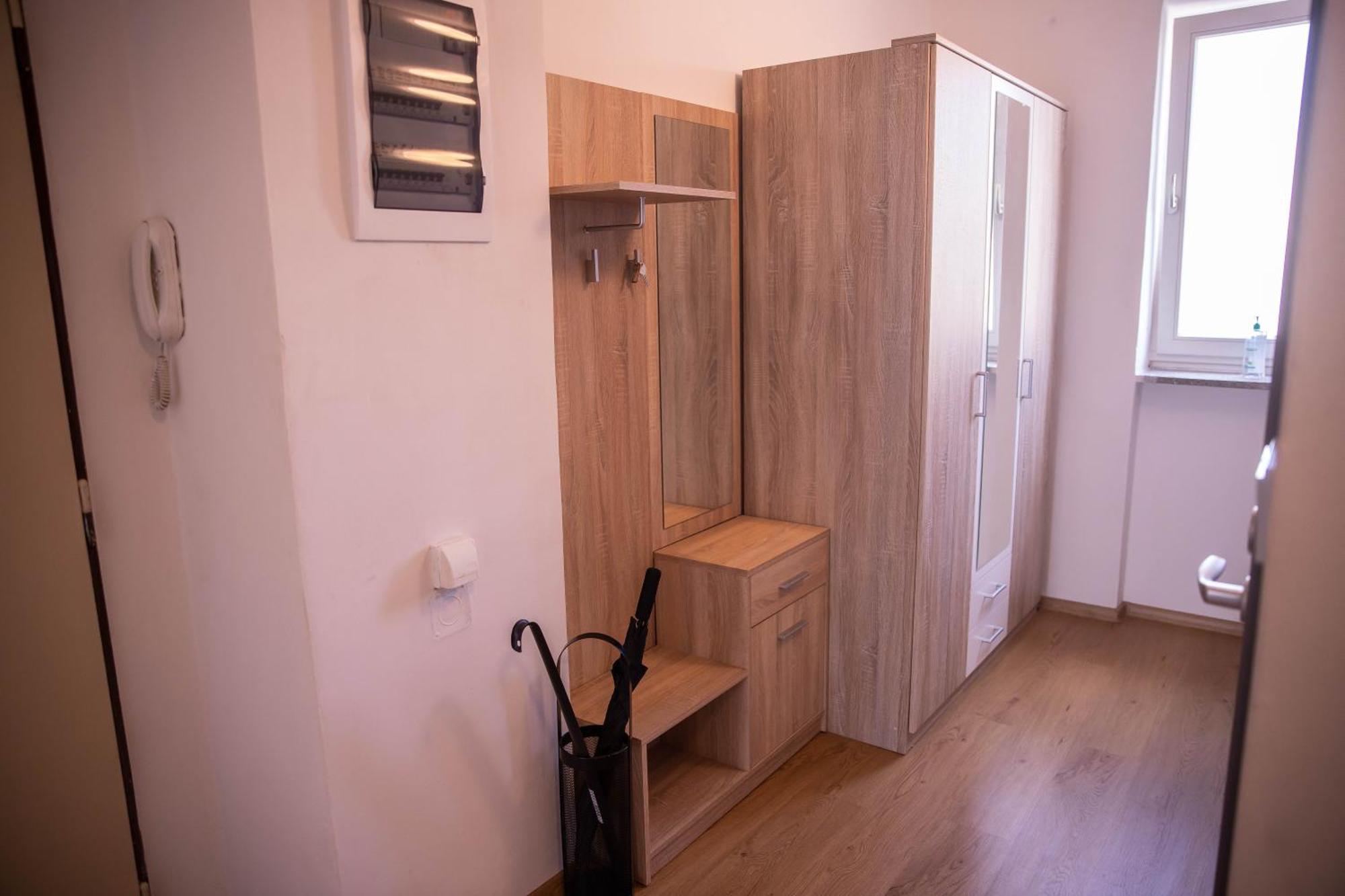 Prostorny V Centru U Reky, 2 Loznice, Balkon *