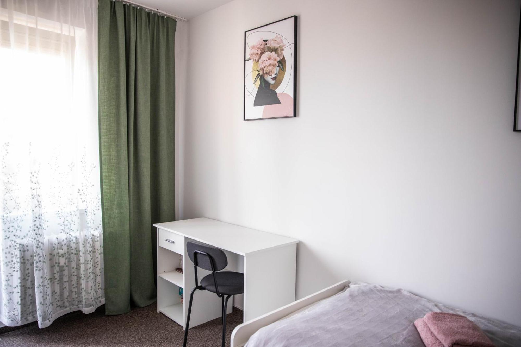 Prostorny V Centru U Reky, 2 Loznice, Balkon